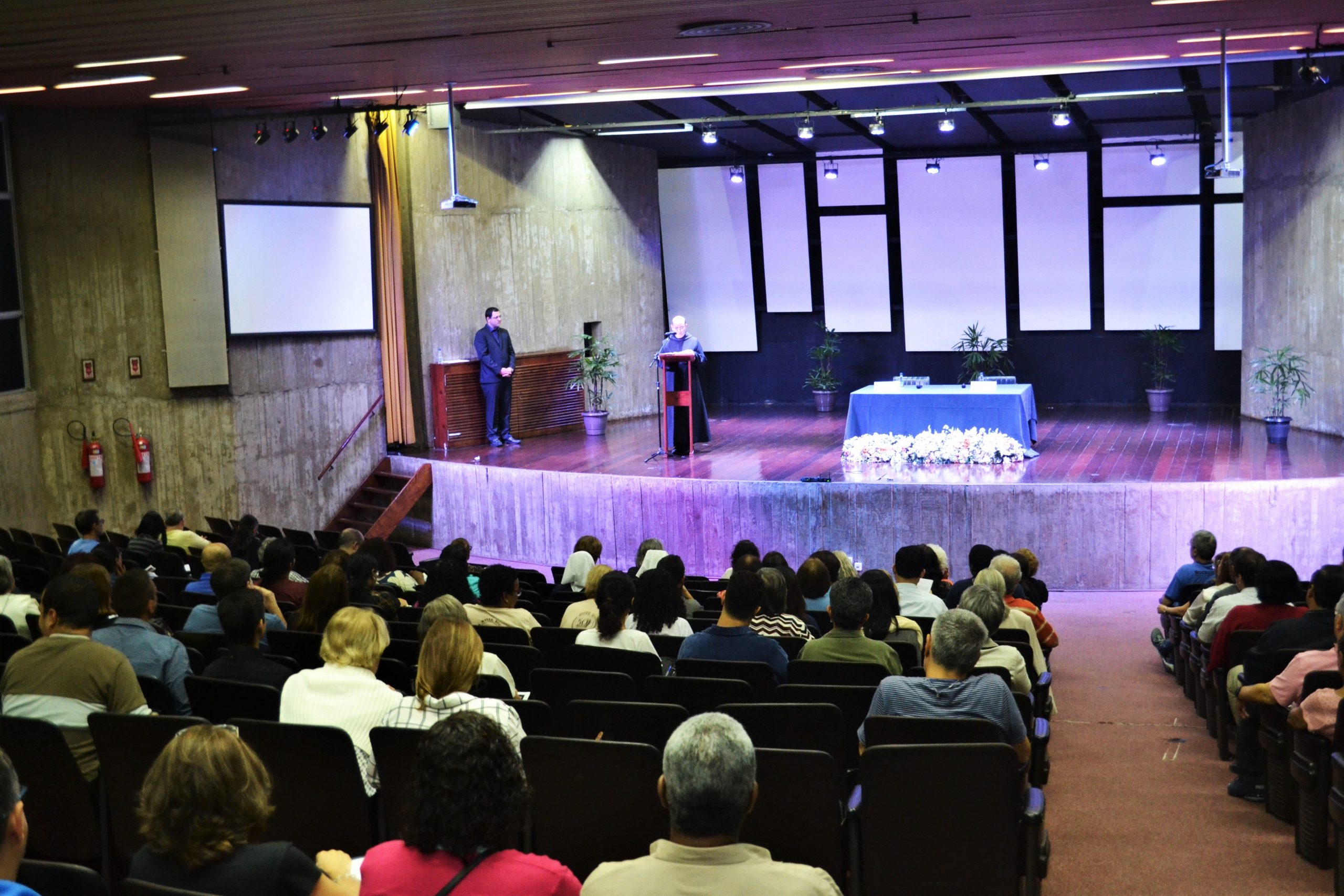 SIMPÓSIO TEOLÓGICO HOMENAGEIA DOM ESTÊVÃO BETTENCOURT, OSB