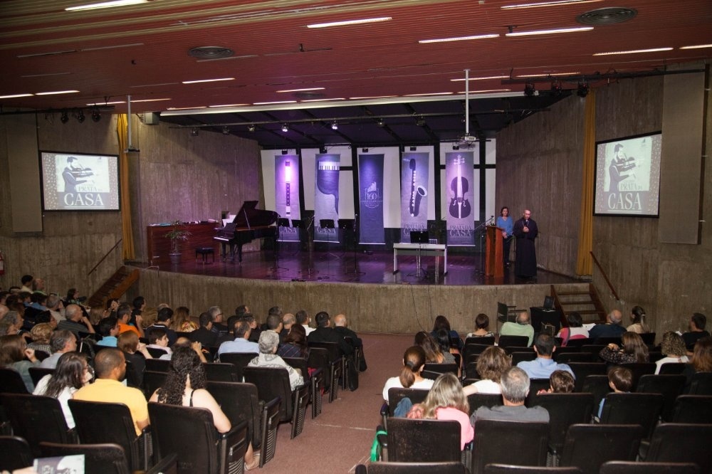 CONCERTO “PRATA DA CASA” COMEMORA 160 ANOS DO COLÉGIO DE SÃO BENTO DO RIO DE JANEIRO