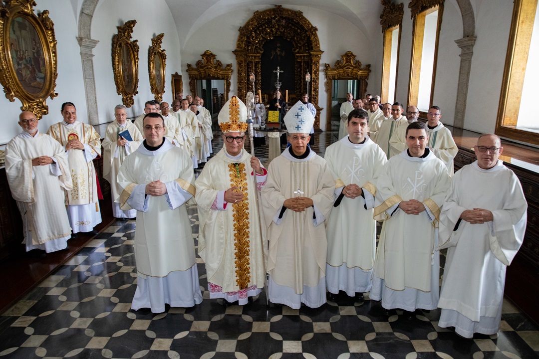 Mosteiro de São Bento tem três novos diáconos