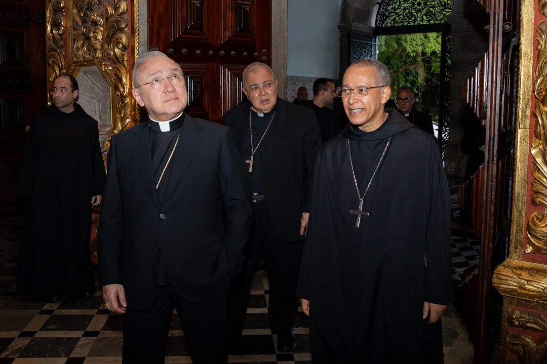 Dom Edgar Peña Parra visita o Mosteiro